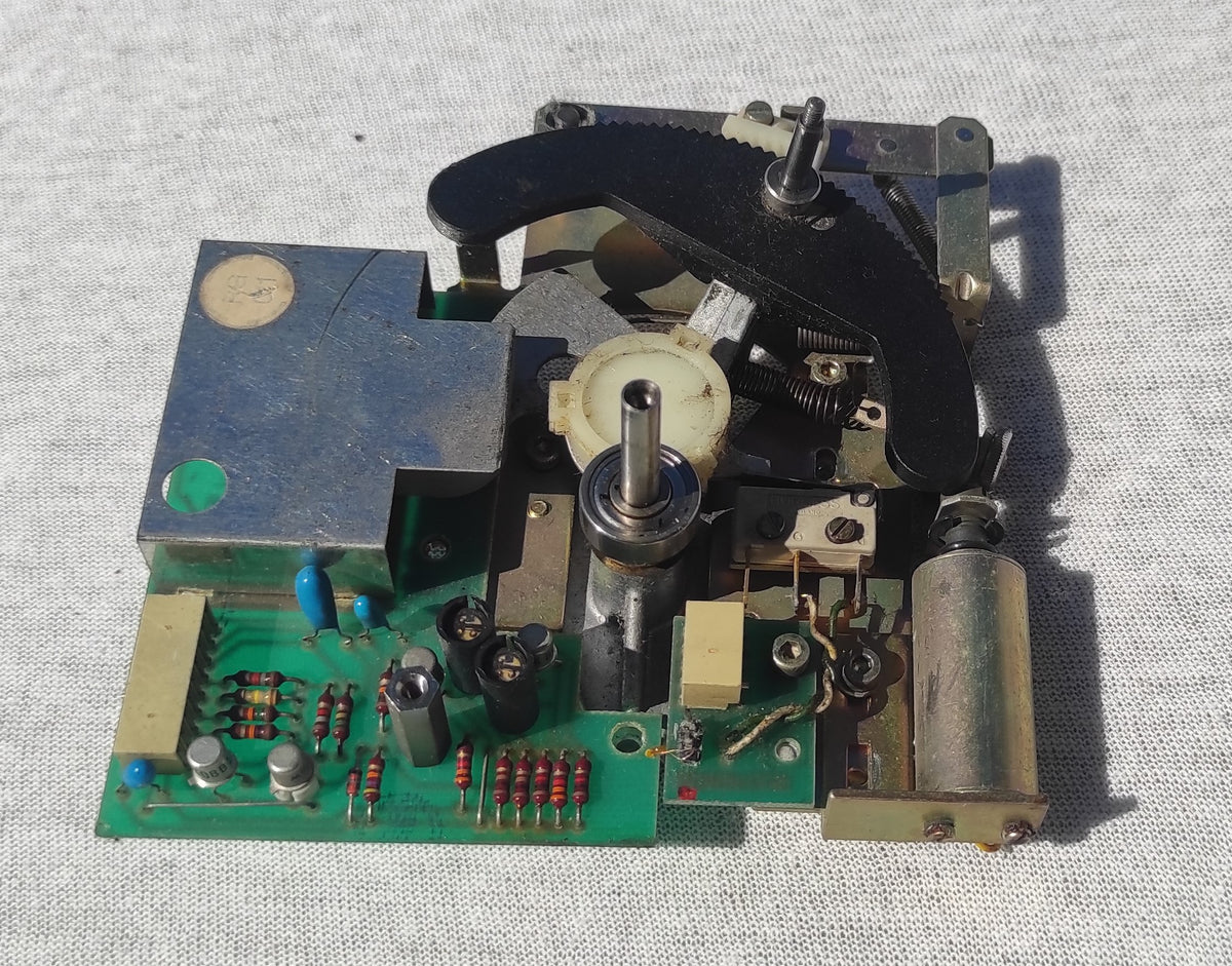 Studer ReVox B67 tape tension left PCB not tested, damaged