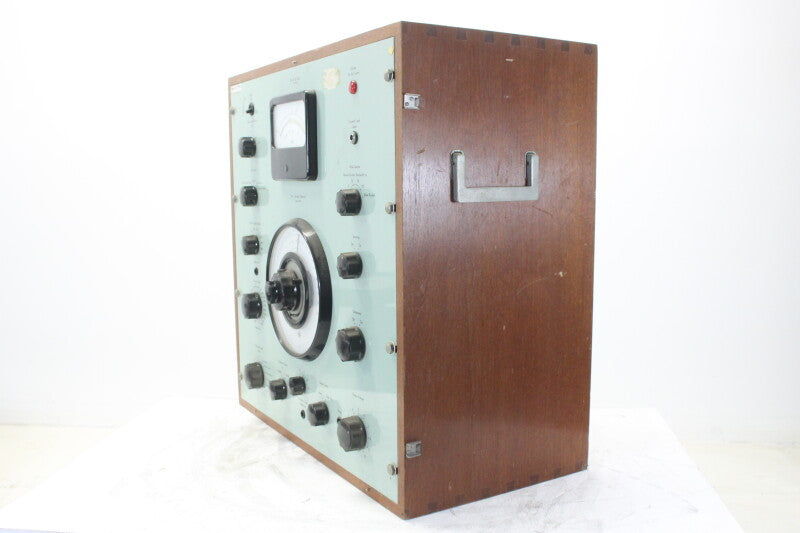 Brüel & Kjaer Sine-Random Generator Type 1042