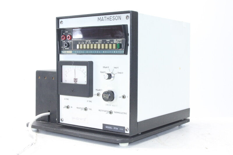 Fluke 8000A Digitale Voltmeter in Zelfgemaakte Broodtrommel