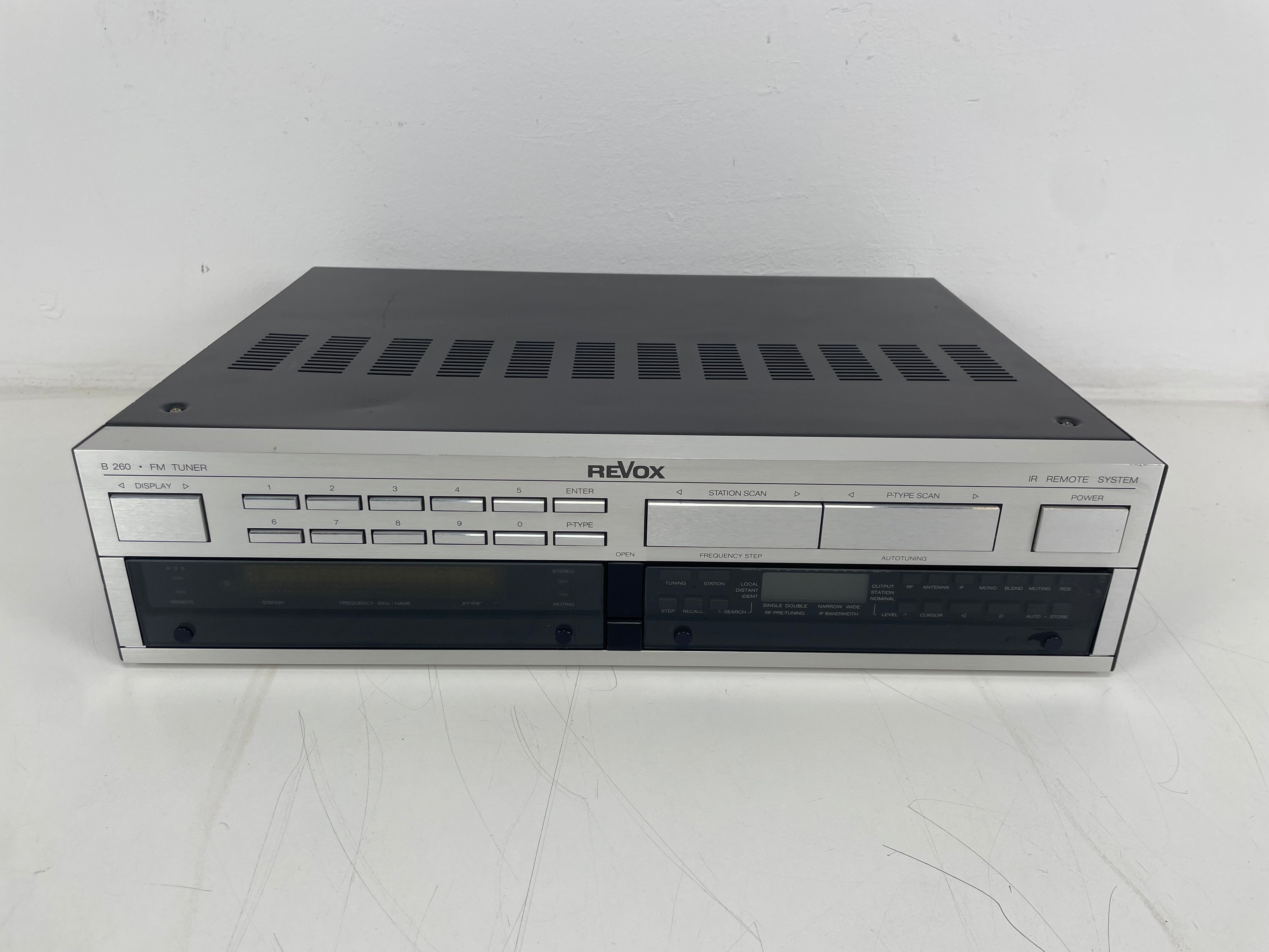 Revox - B260 - Tuner - Gereviseerd (Gerepareerd)