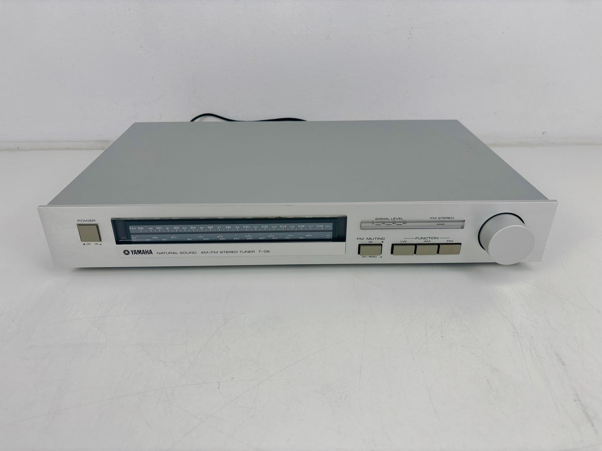 Yamaha T-05 - Vintage AM/FM Stereo Tuner - FM/MW/LW Radio Receiver