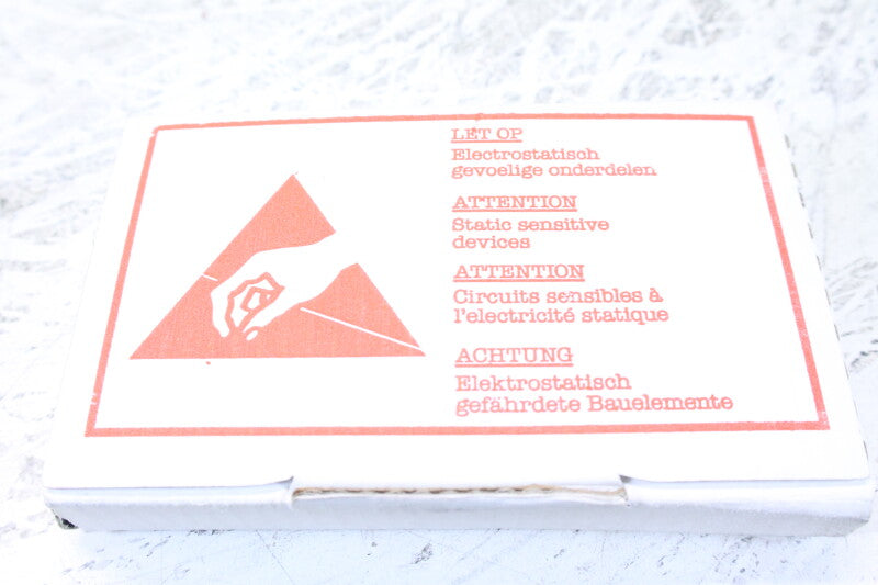Fujitsu MBM27C256-20 32Kx8-Bit 256K 200ns uv-Eprom Geheugen