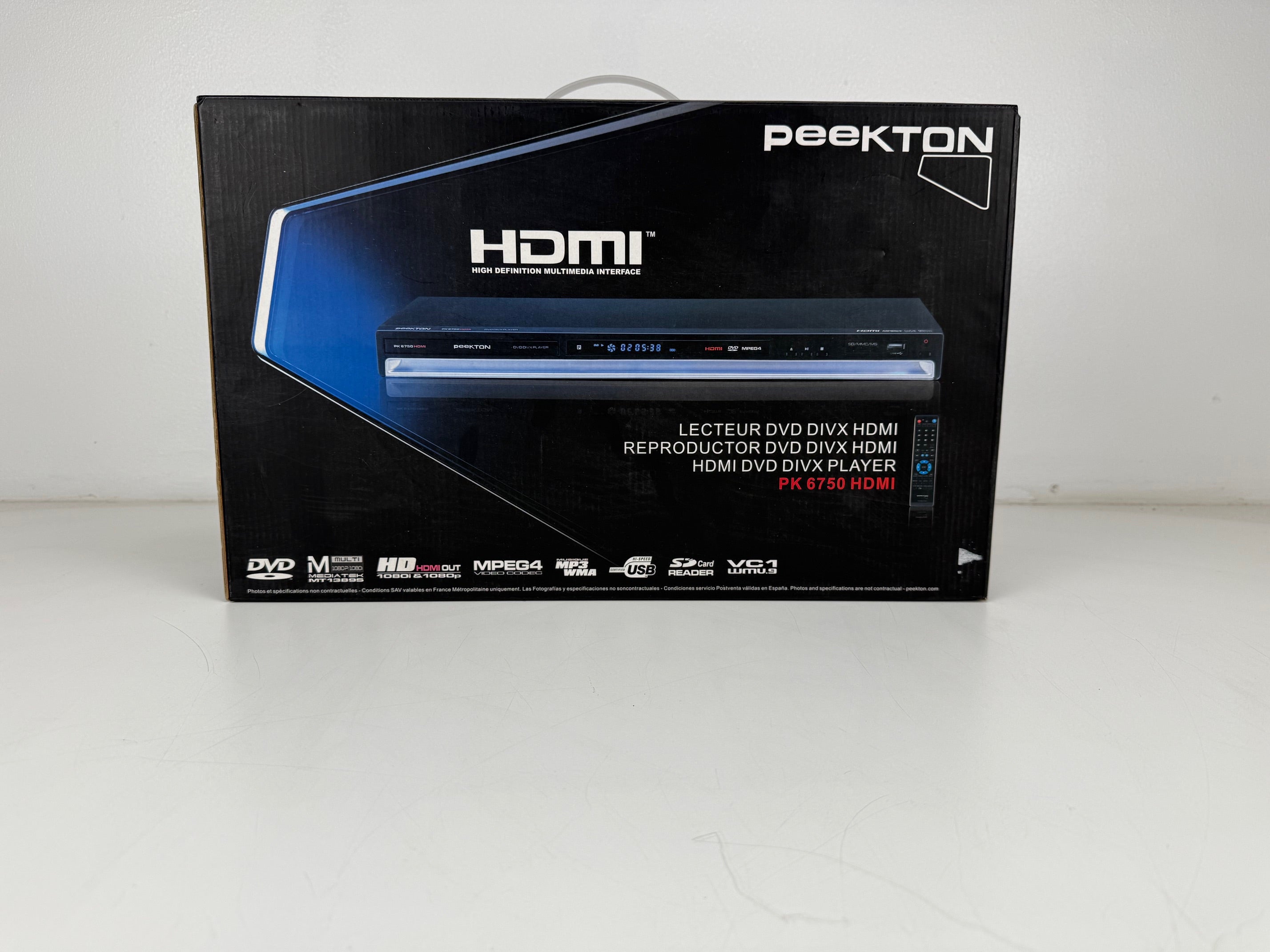 Peekton PK 6750 HDMI DVD DIVX Player With Original Box - Remote Control