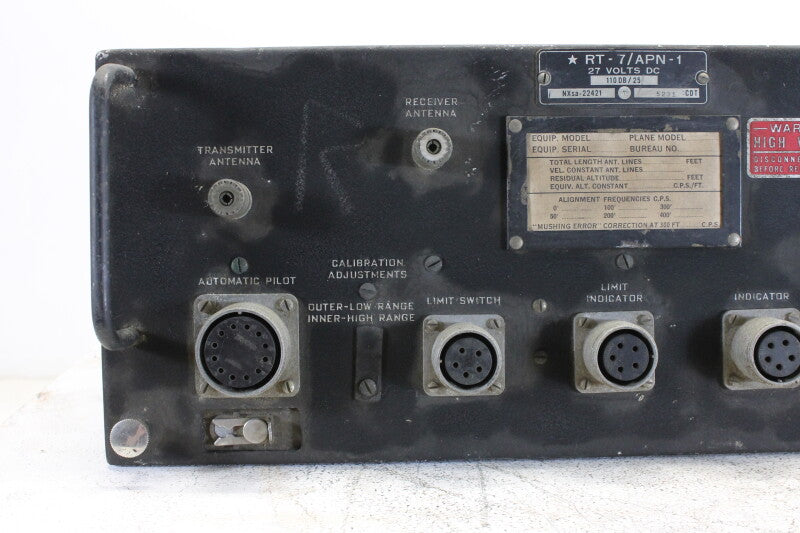 Onbekende RT-7 / APN-1 - Frequentiegemoduleerde hoogtemeter