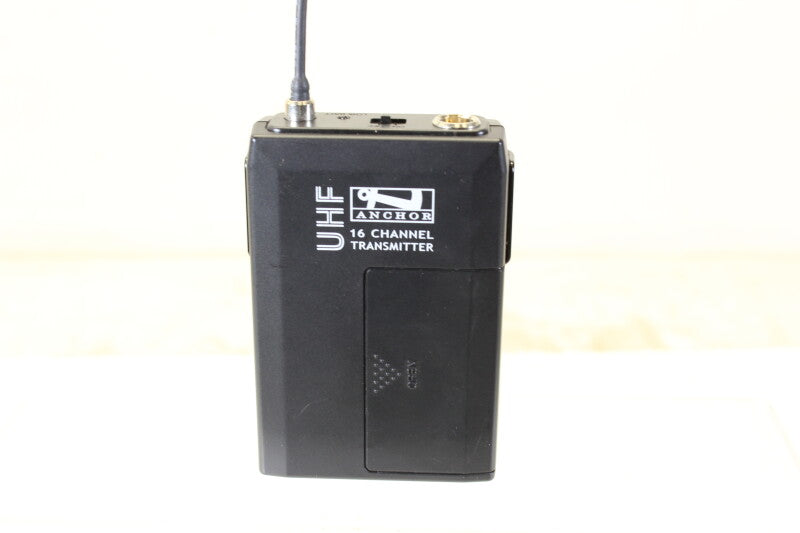 Anchor Audio WB-8000 UHF Beltpack Zender met EM-TA4F Microfoon