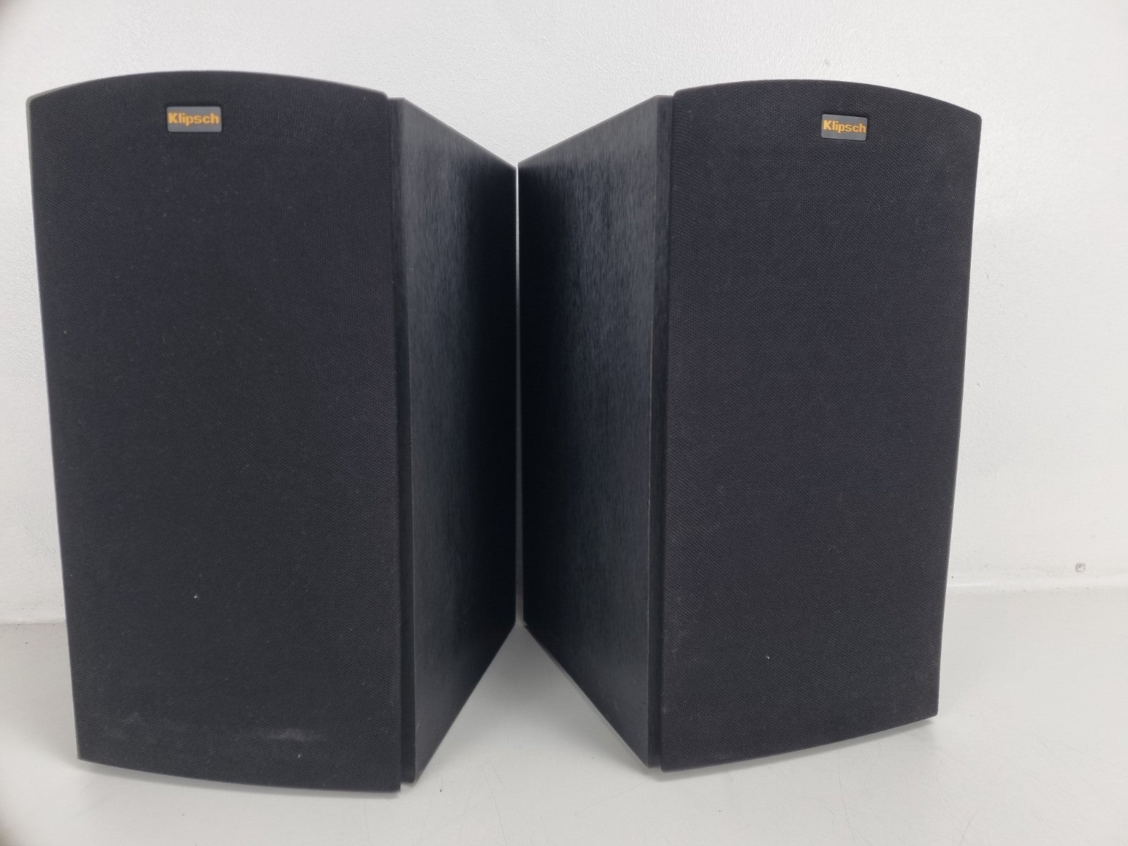 Klipsch R-15M Bookshelf speakers