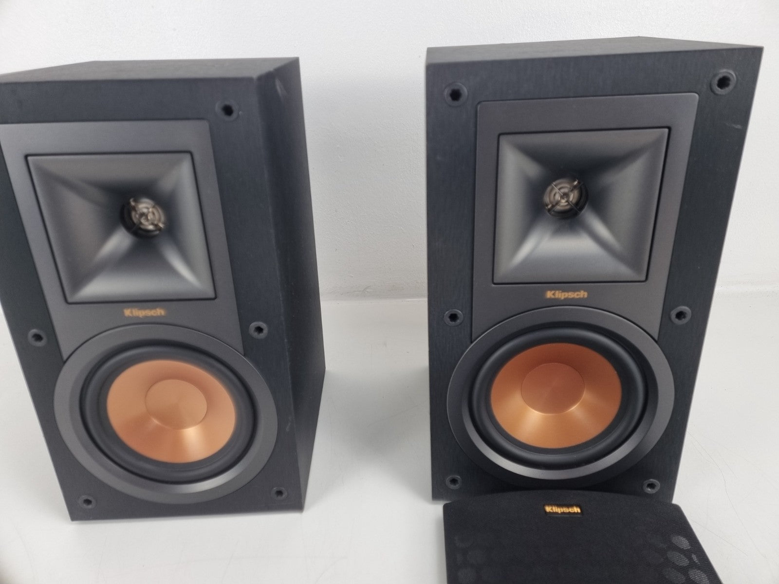 Klipsch R-15M Bookshelf speakers