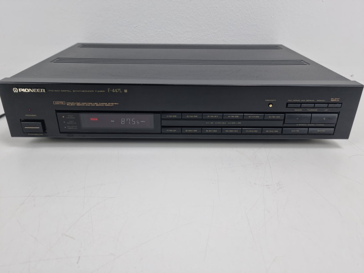 Pioneer F-447L - FM/AM Digital Synthesizer - Tuner - Mint condition