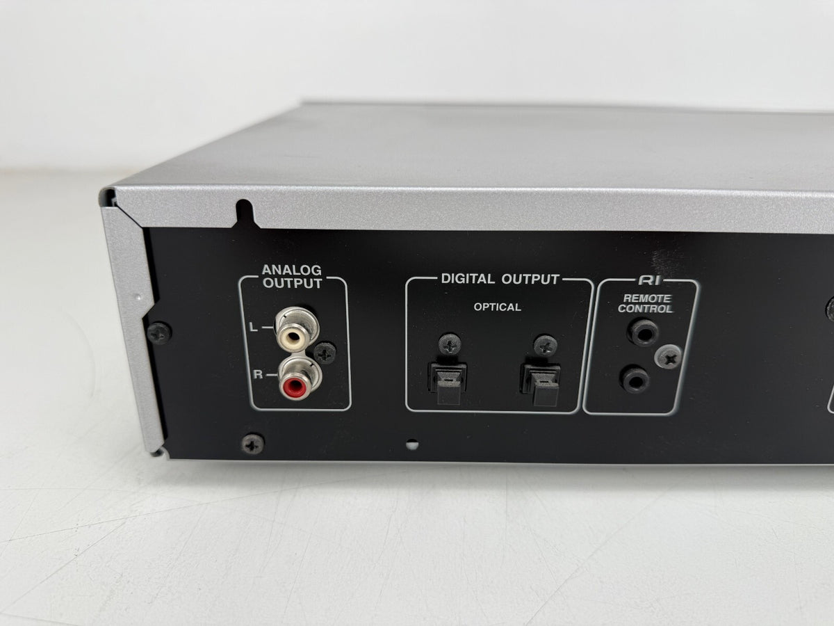 Onkyo DX-7333 Compact Disc Player With Original box - Remote Control - Manuals