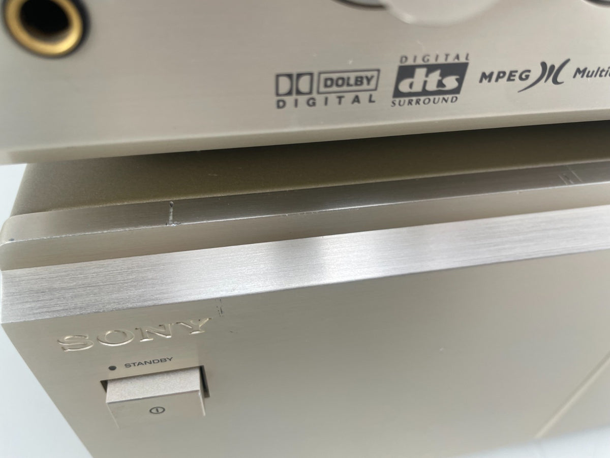 Sony N9000ES Power Amp + E9000ES ES Processor – Champagne + Afstandsbediening