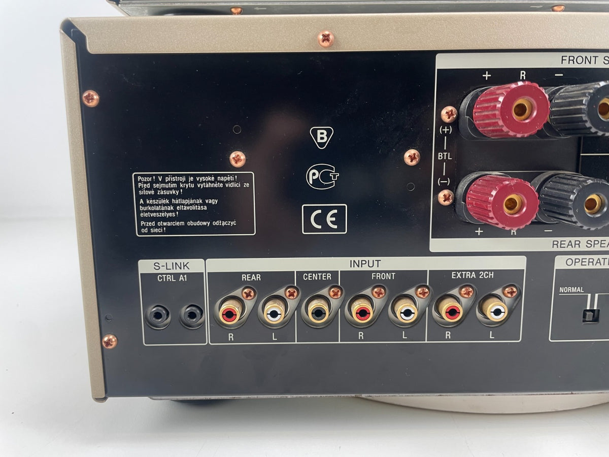 Sony N9000ES Power Amp + E9000ES ES Processor – Champagne + Afstandsbediening