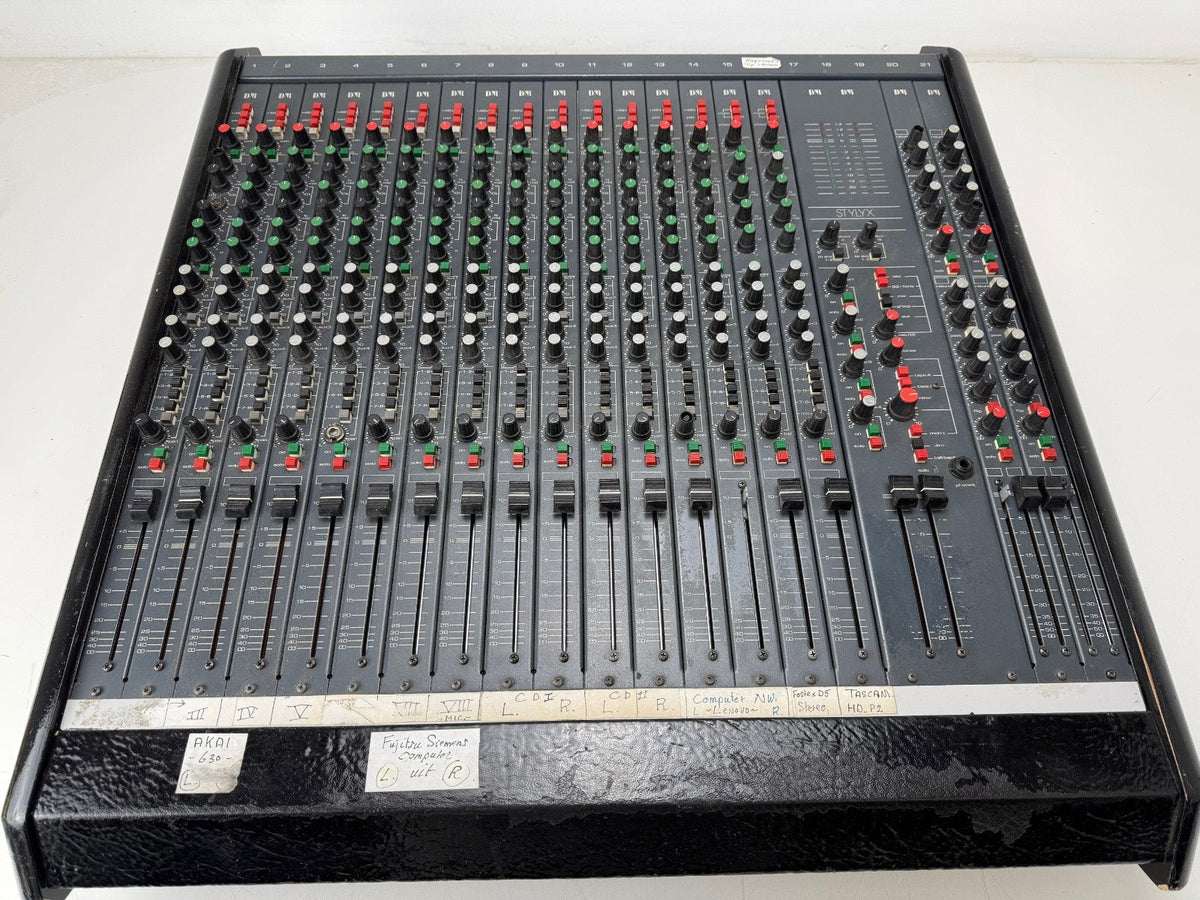 D&R Stylyx Modulaire Analoge Mixer 16-4-2 - Incl. Voeding