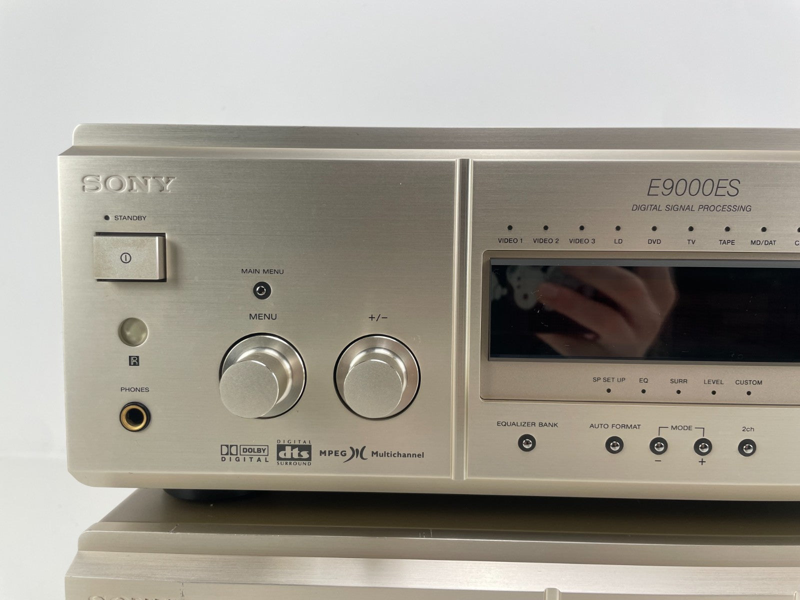 Sony N9000ES Power Amp + E9000ES ES Processor – Champagne + Afstandsbediening