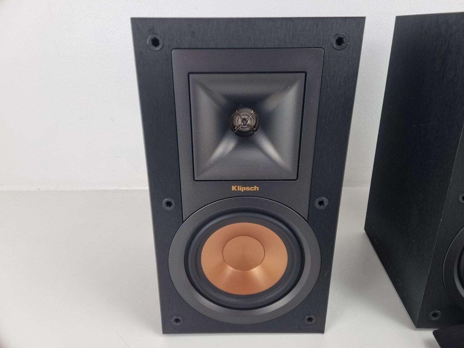 Klipsch R-15M Bookshelf speakers