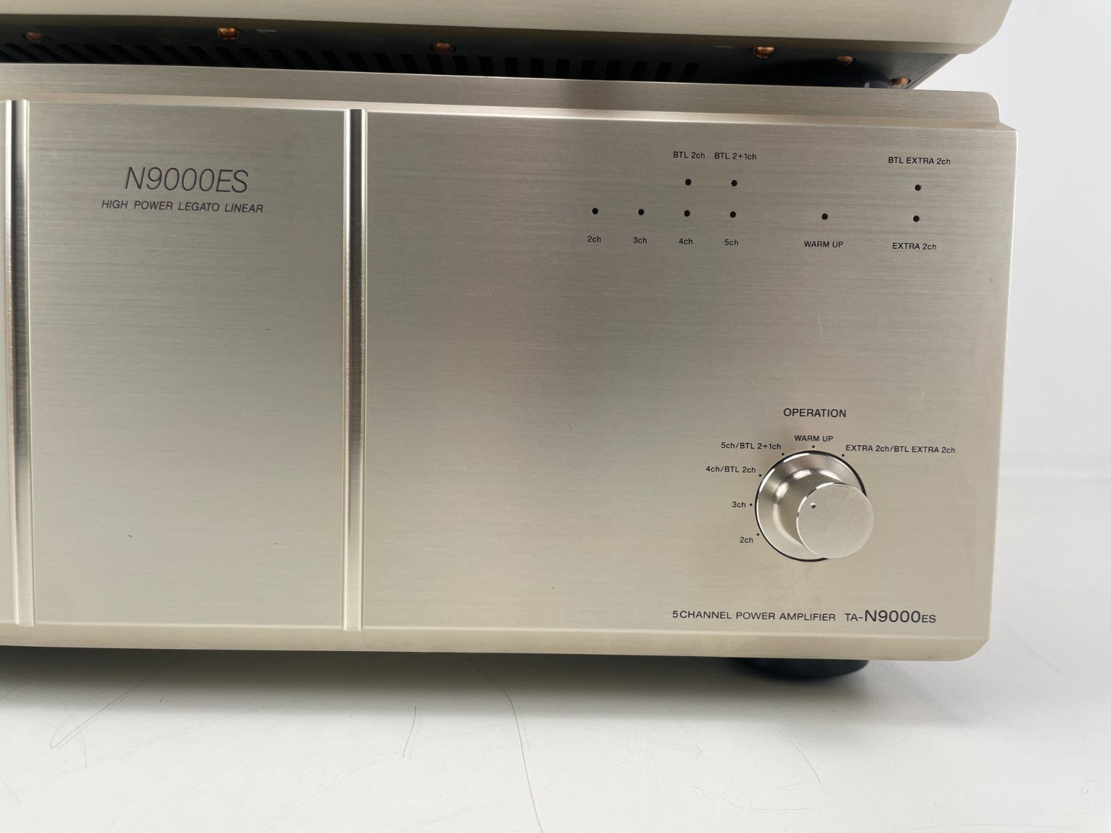 Sony N9000ES Power Amp + E9000ES ES Processor – Champagne + Afstandsbediening