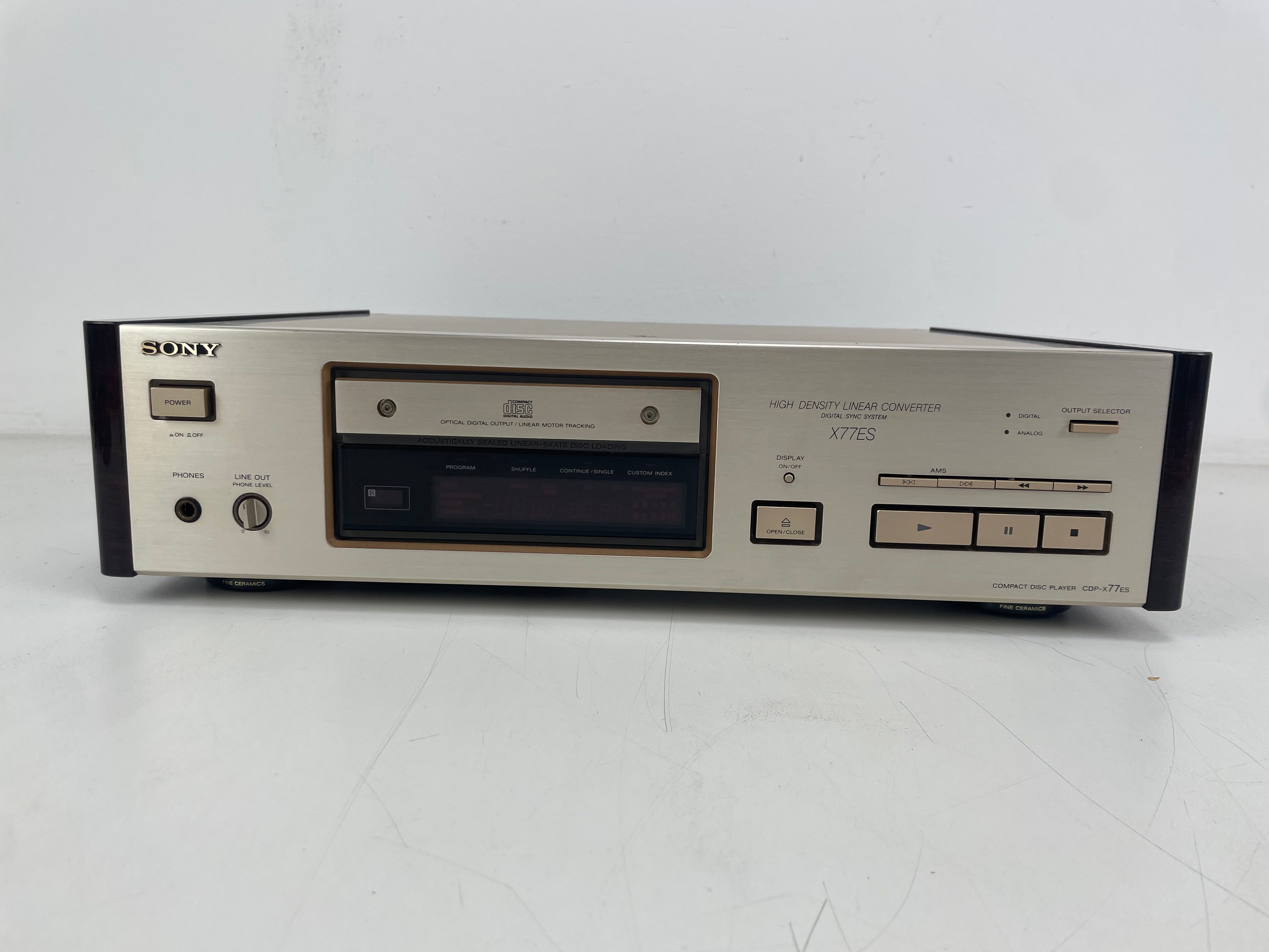 Sony - CDP-X77ES - Semi-professionele CD-speler - Incl. originele afstandsbediening - Champagne