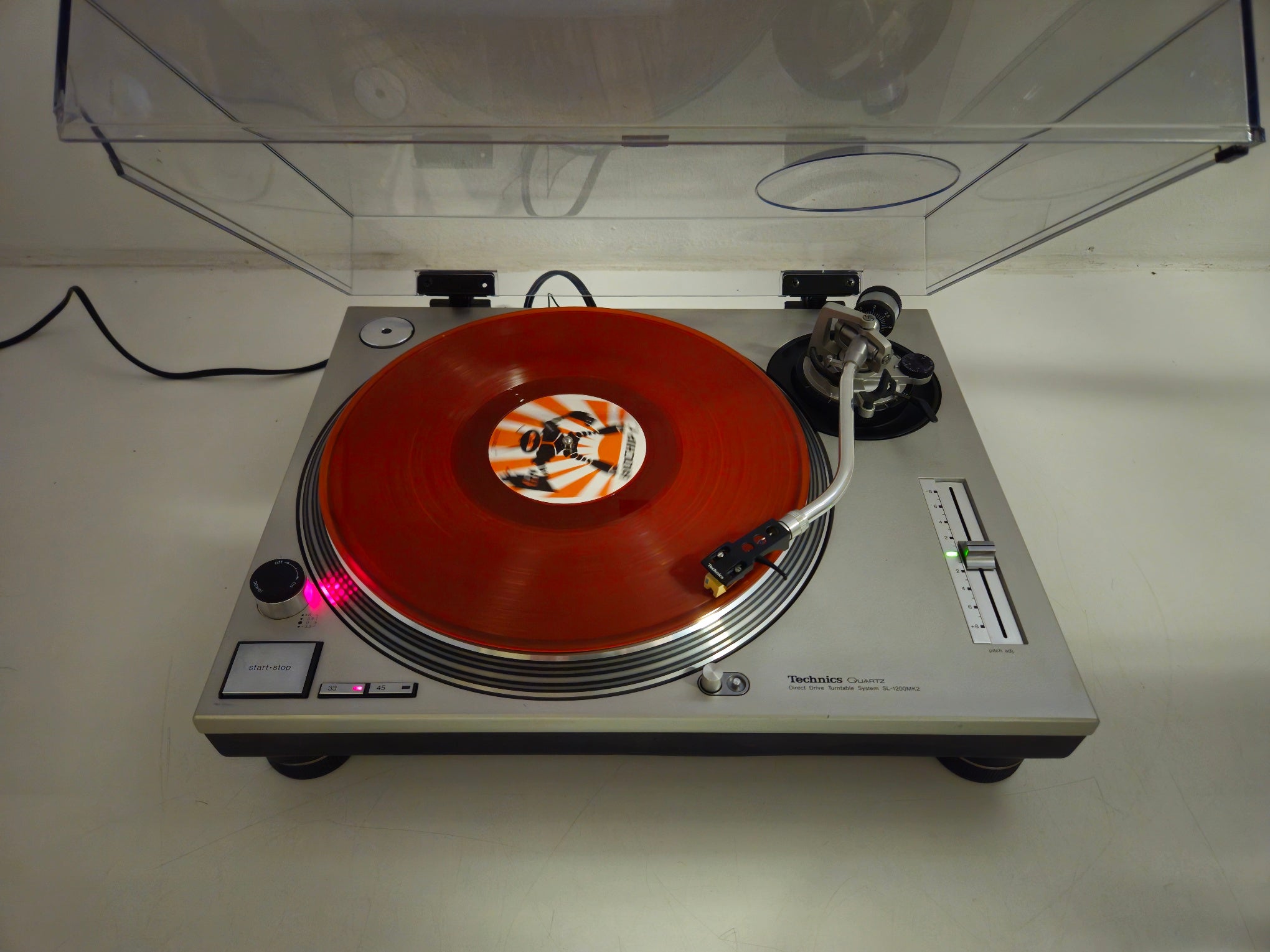 Technics - SL-1200MK2 - Direct-Drive Turntable - Stanton 500