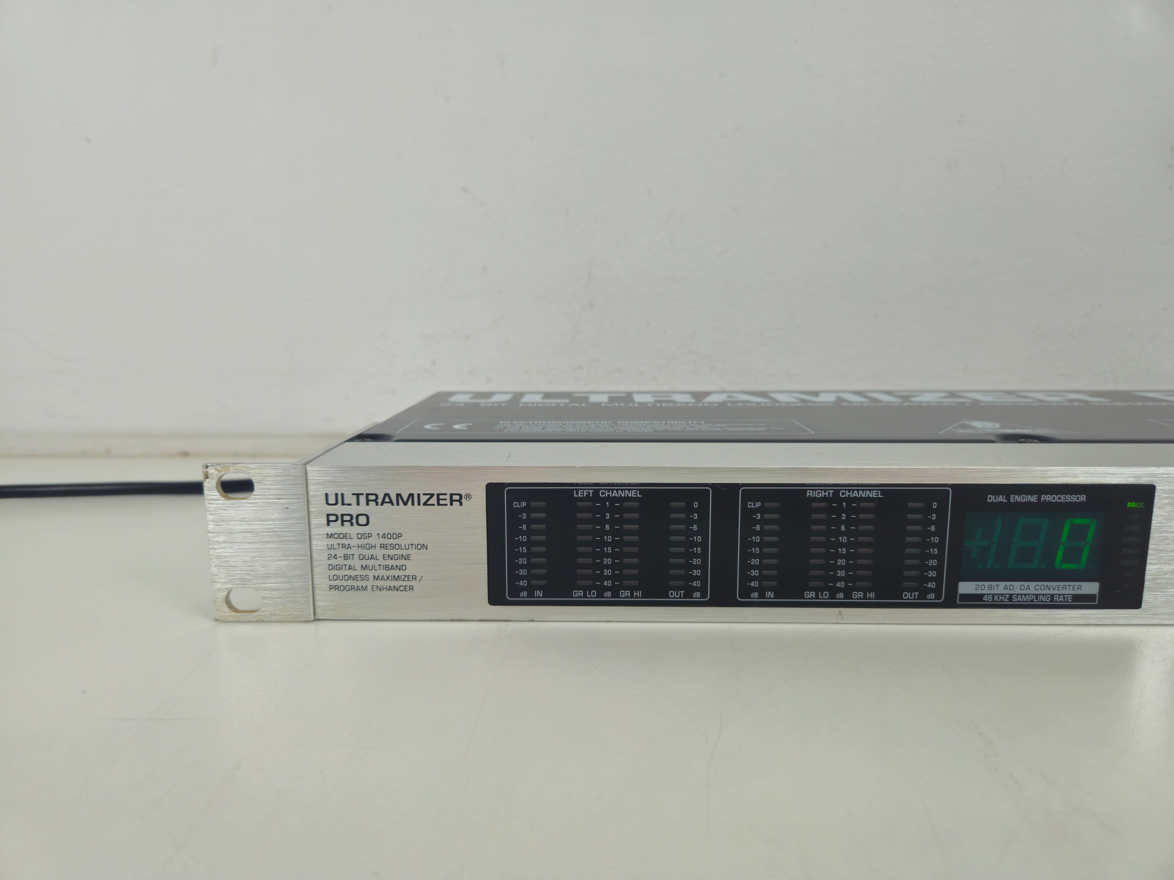 Behringer - DSP 1400P - Digital 2-Channel 2-Band Loudness Maximizer/Program Enhancer