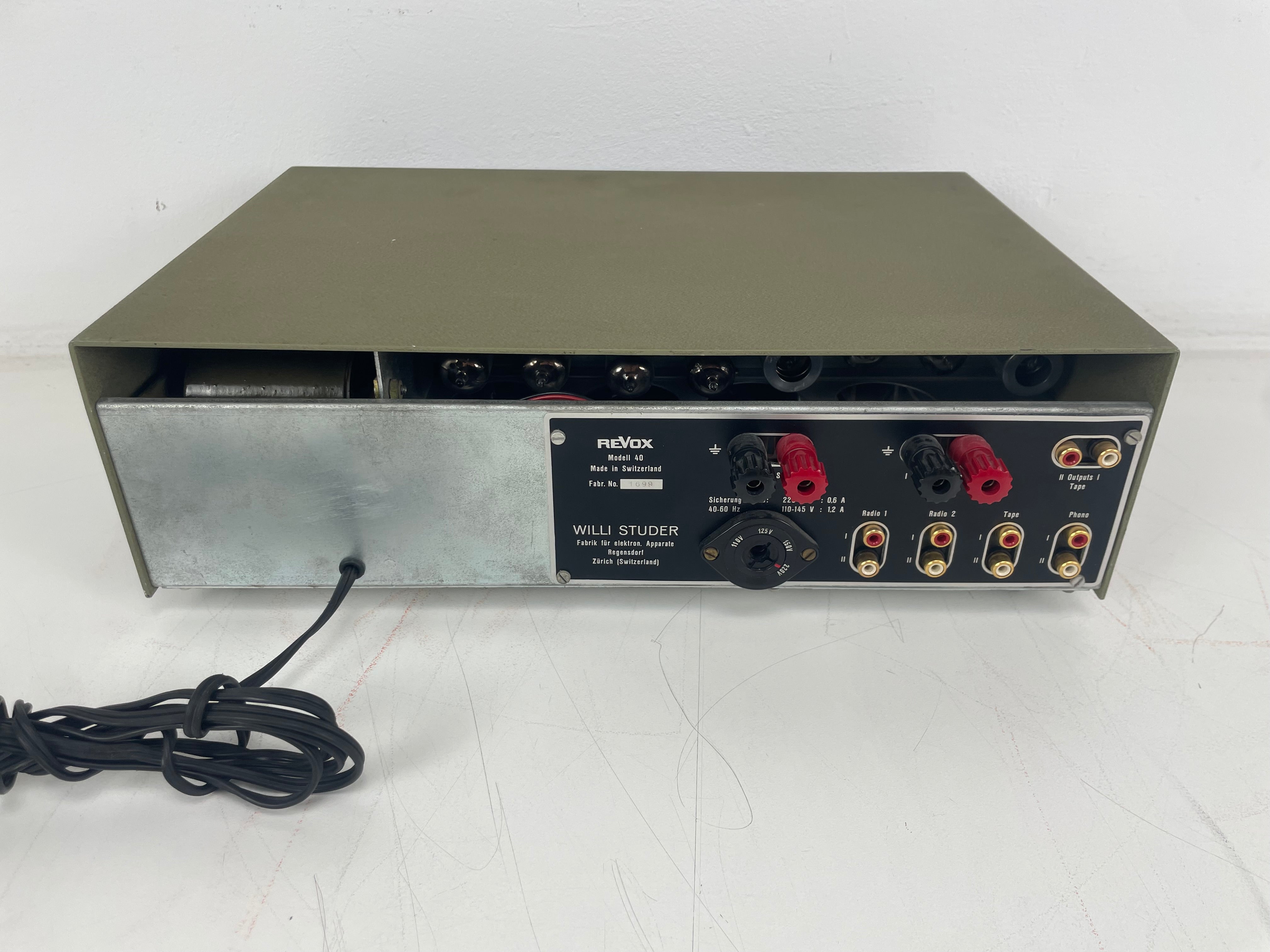 Revox - Model 40 - Stereo Buizenversterker - Onderhouden (Zekering Geïnstalleerd)