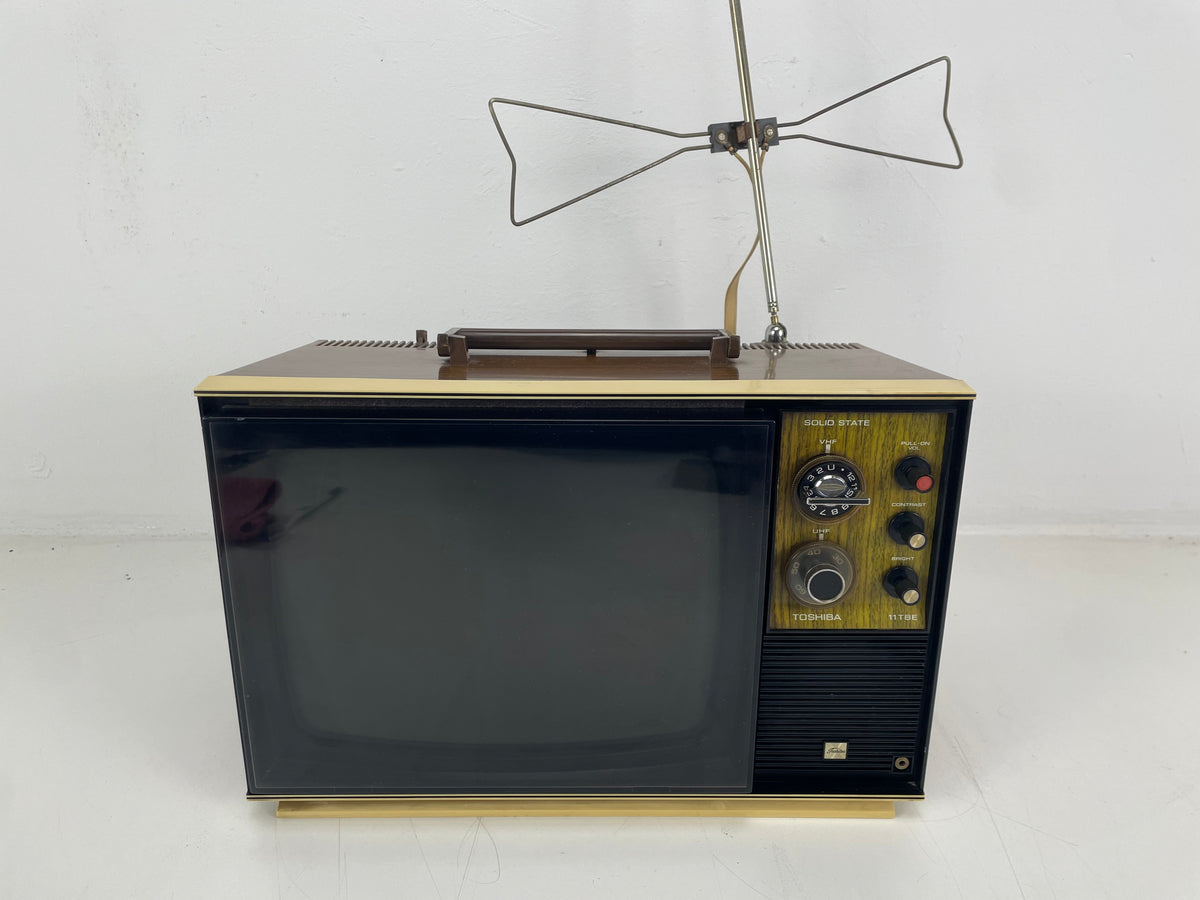 Toshiba - 11TBE - RF TV - W/ Anthena and Powercable