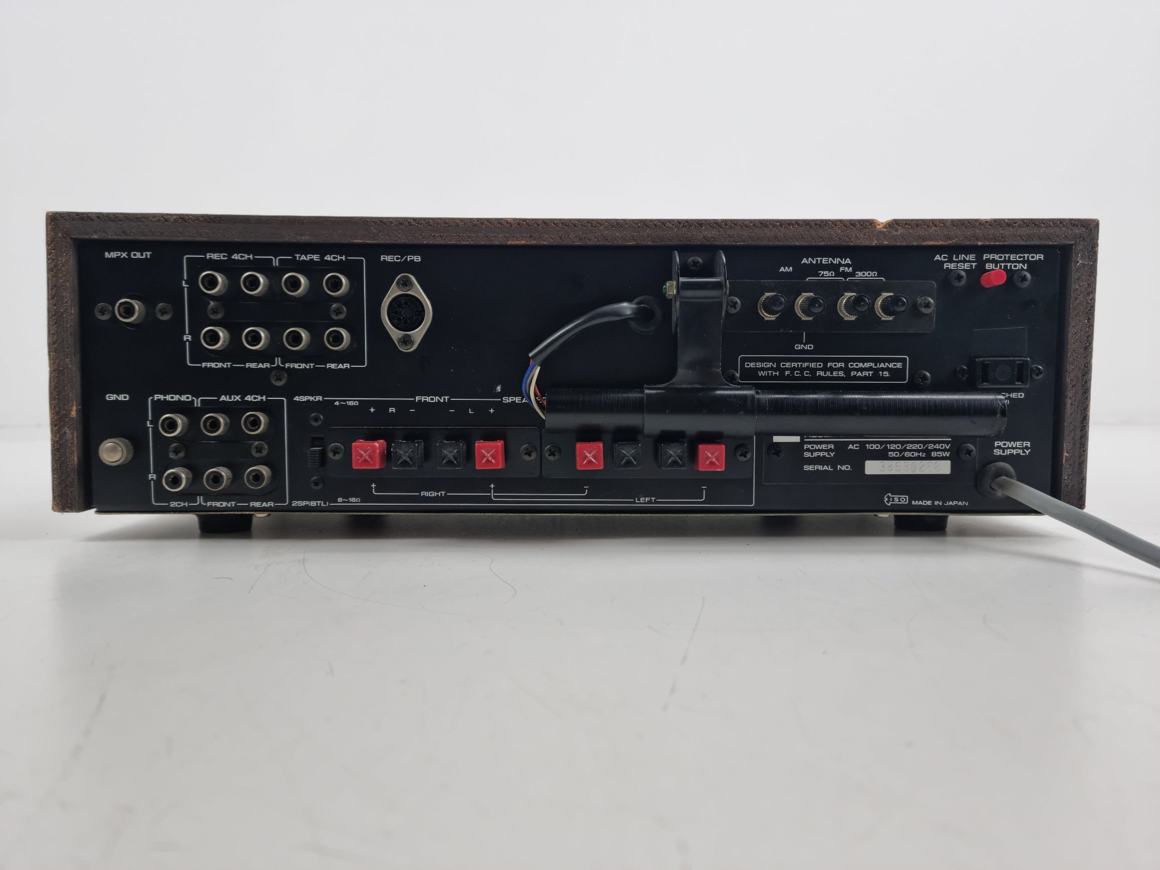 Toshiba SA-304 - Vierkanaals AM/FM-ontvanger - Gereinigd en gesmeerd