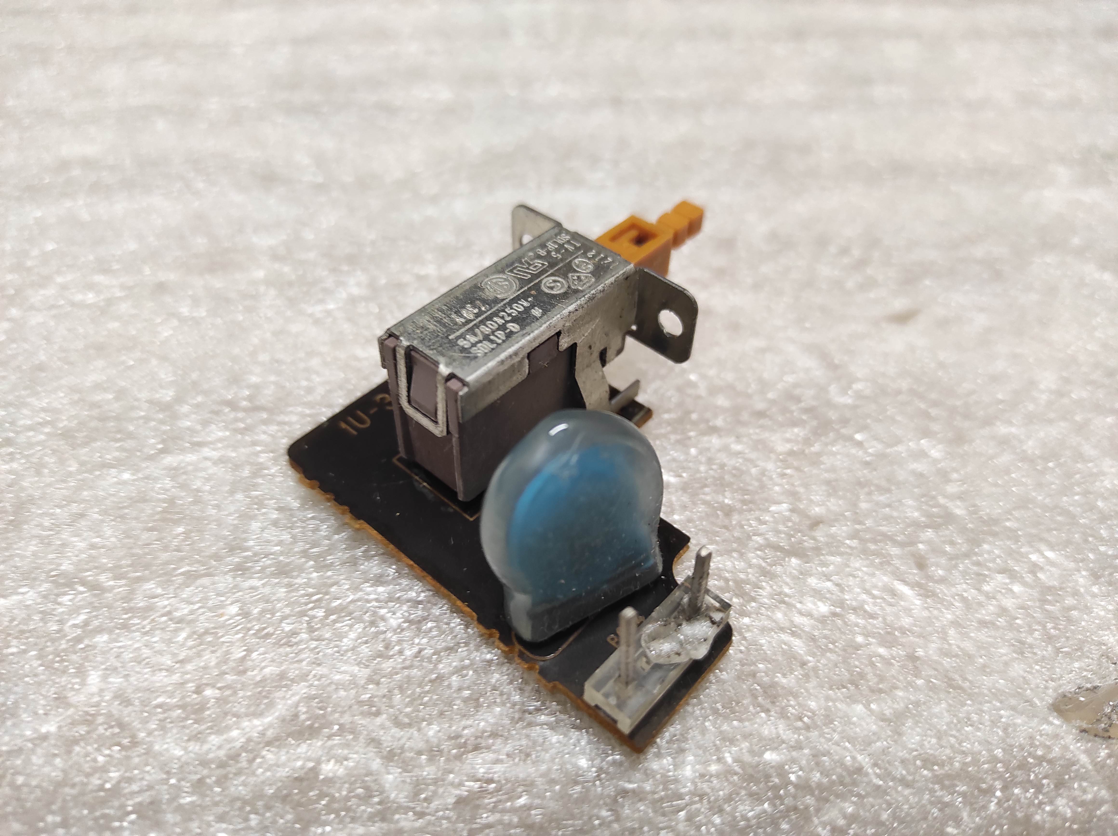 Denon - PMA-1500R aan/uit-schakelaar werkt