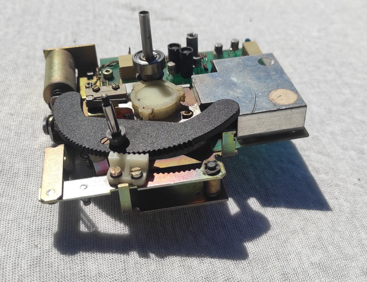 Studer ReVox B67 tape tension left PCB not tested, damaged