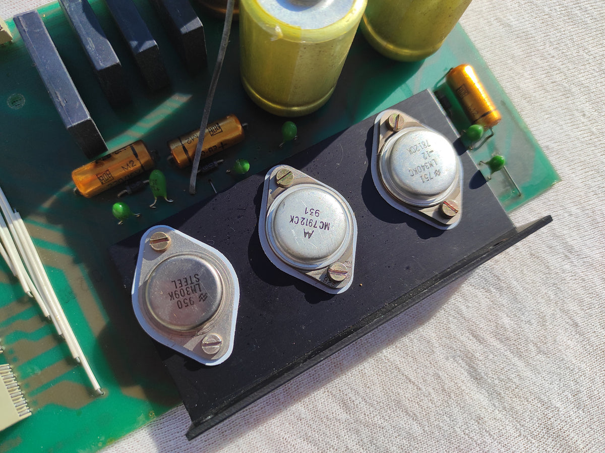 Studer ReVox B67 1.167.746-11 voeding printplaat niet getest, sporen van corrosie #1