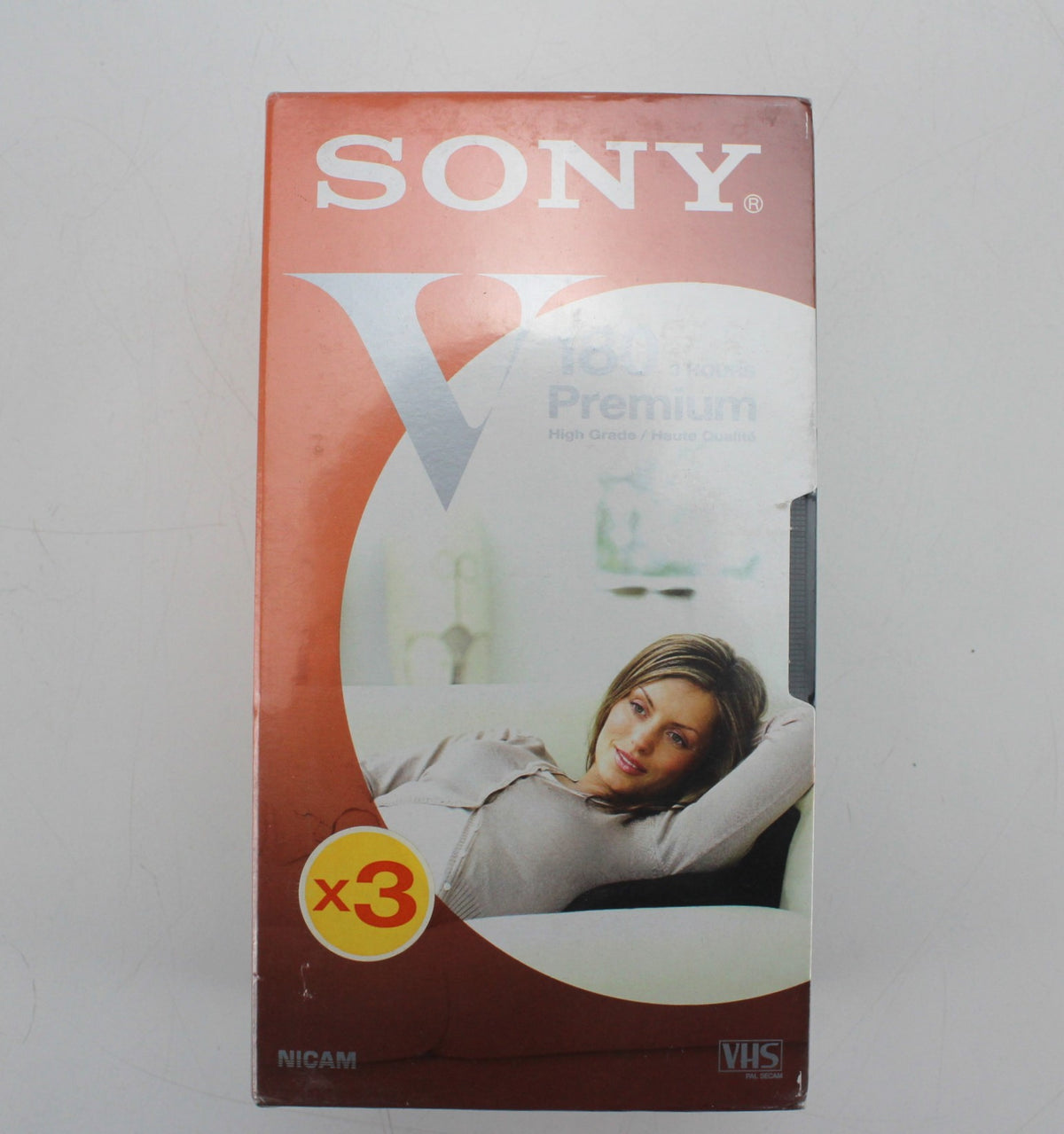 Sony 3-pack Sony E3-180VH - Premium 180 minuten VHS-videocassette, verzegeld/nieuw in verpakking.