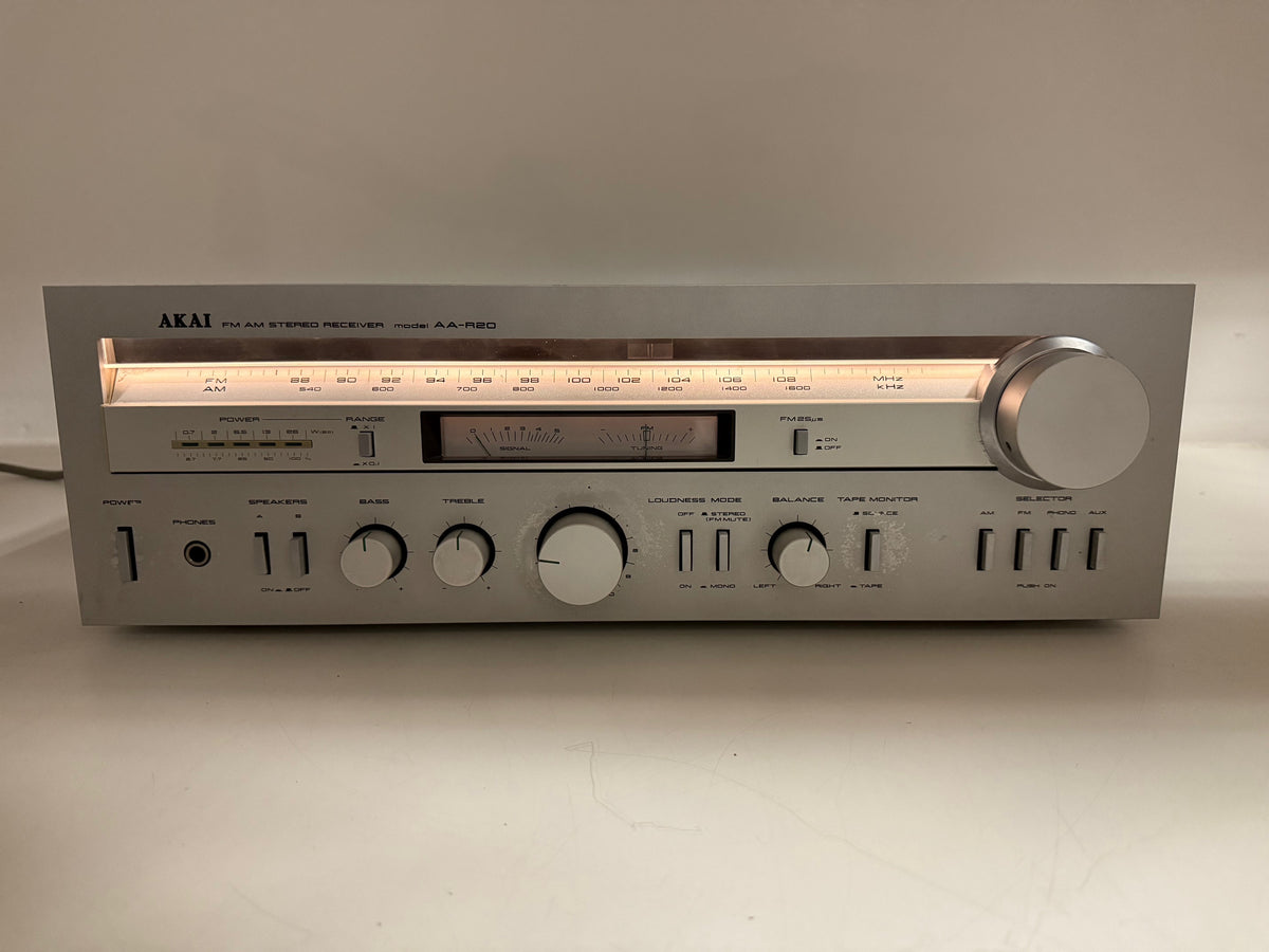 Akai AA-R20 Stereo Receiver - New lights