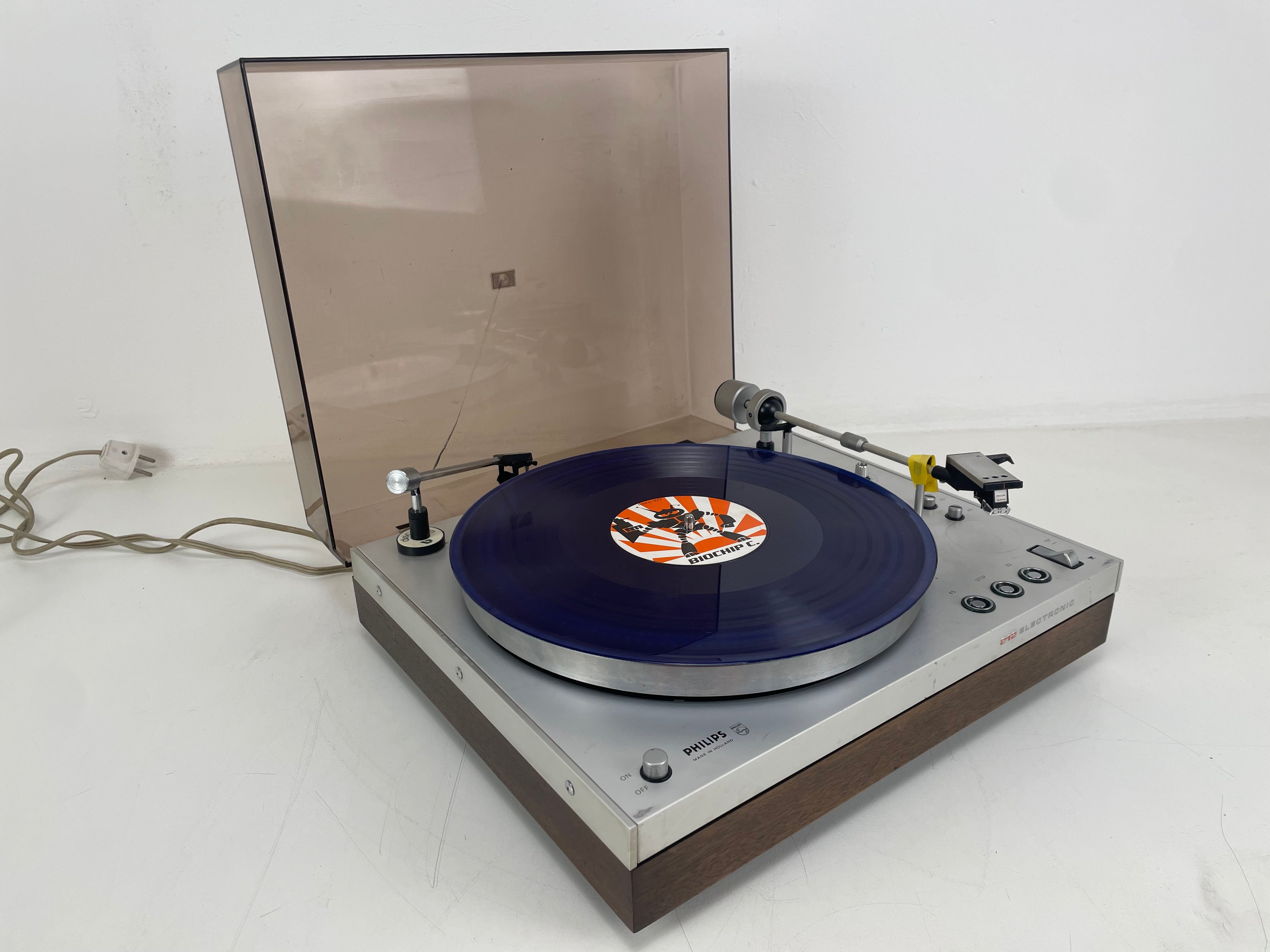 Philips - 212 Turntable - Belt-Drive + Discofoon Brush - GP400