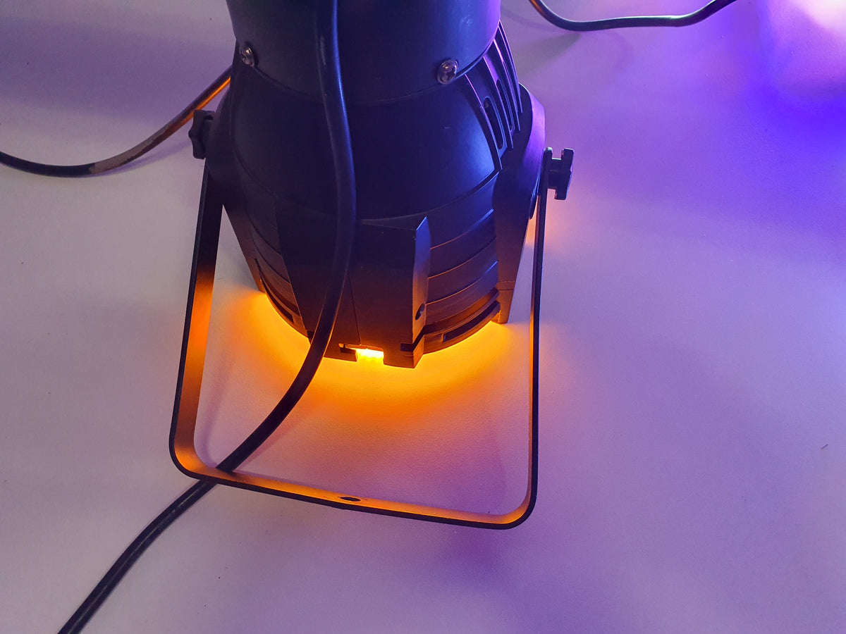 Onbekend kavel met 4 led podiumlampen