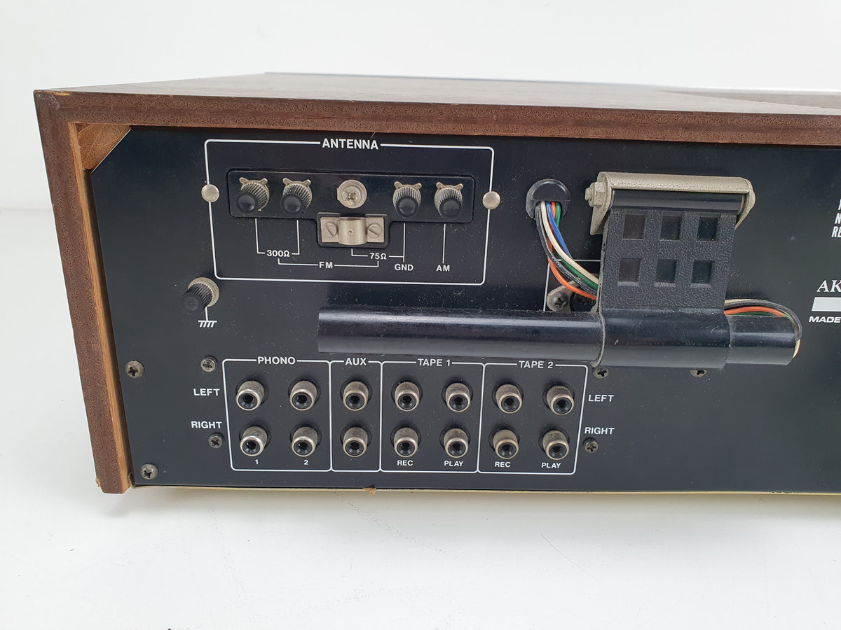 Akai AA-1050 Stereo receiver - 35w 4-16Ohm - Fully working