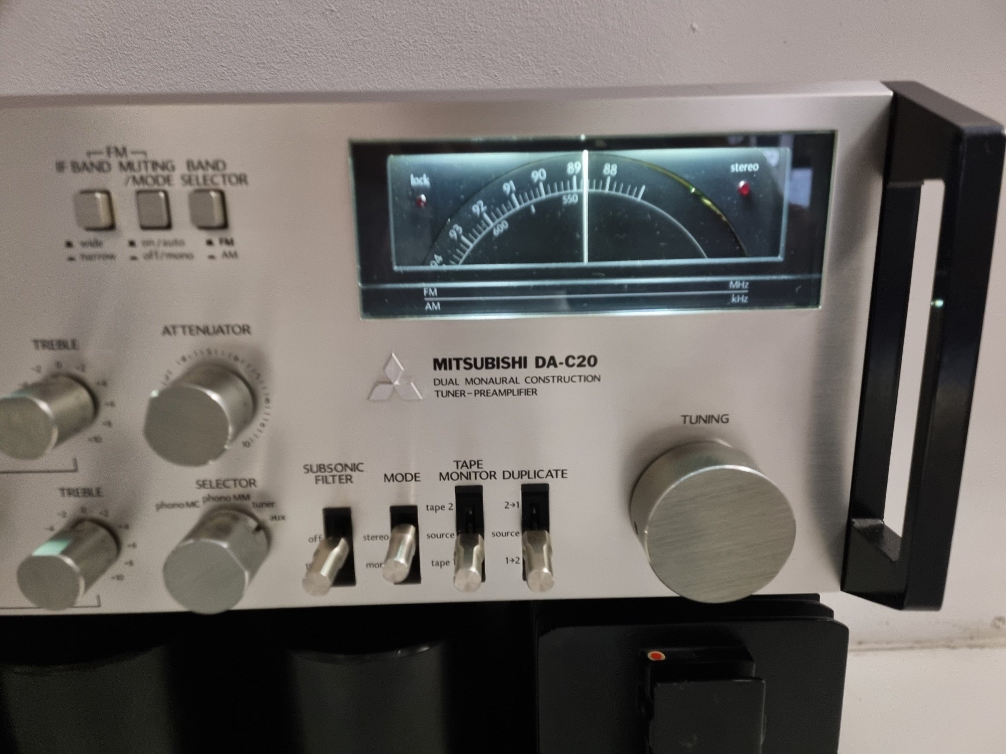 Mitsubishi DA-C20 Tuner Preamplifier - DA-A10 Stereo Power Amplifier -  Serviced set