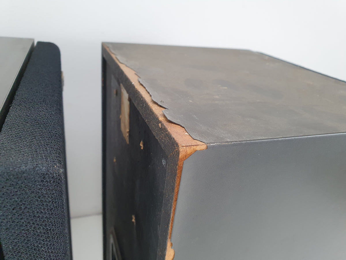 Akai SR-1100 Vintage bookshelf speakers - One not fully working