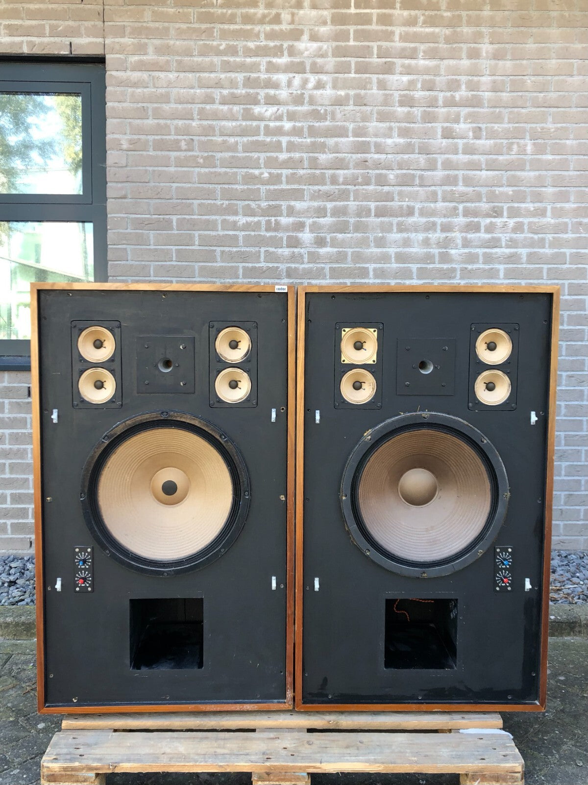 Cadac Custom Mastering Speakers set - Met Versterkers en Crossover - Onderhouden