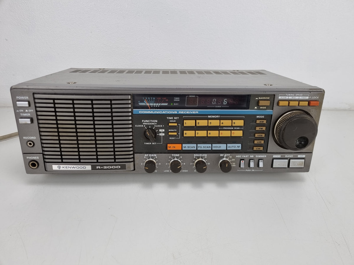 Kenwood R2000 - Communication Receiver Powers up