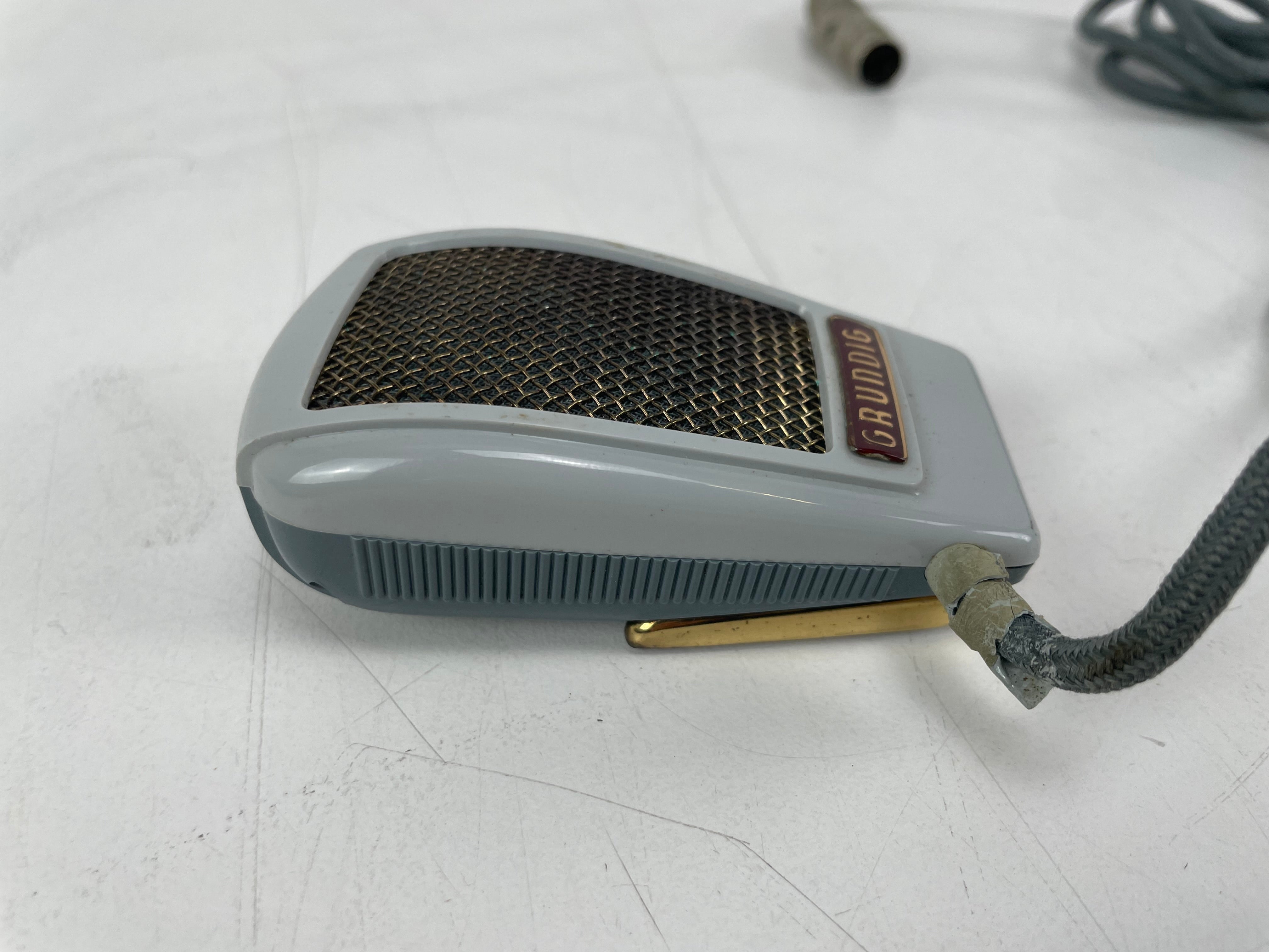 Grundig - GDM 15 - Dynamische microfoon - Incl. Koffer