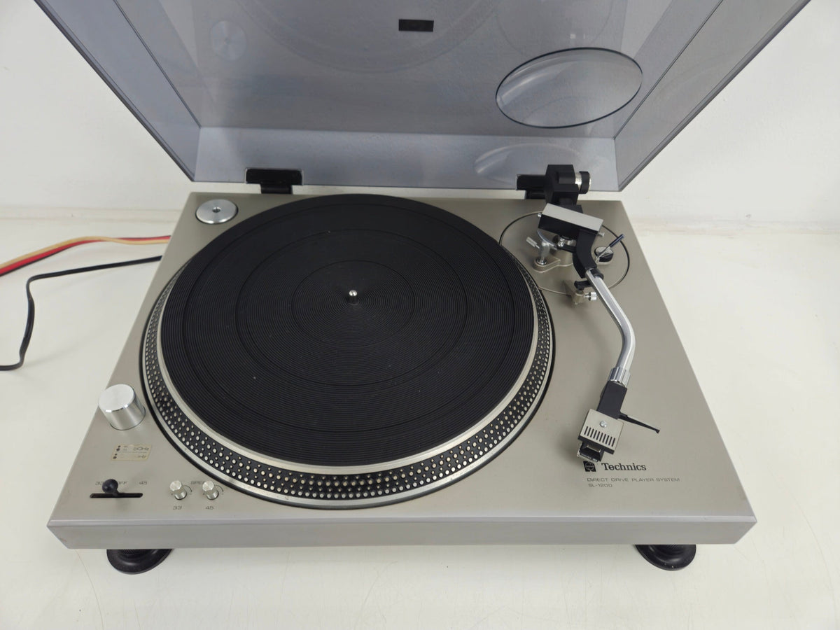 Technics - SL1200 MK1 - Direct-Drive Platenspeler - Stofkap - Shure SDS3 Naald