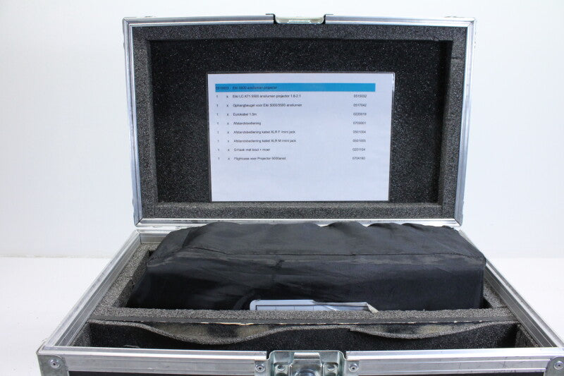 Eiki Projector CL-X71 met koffer en accessoires nr. 2