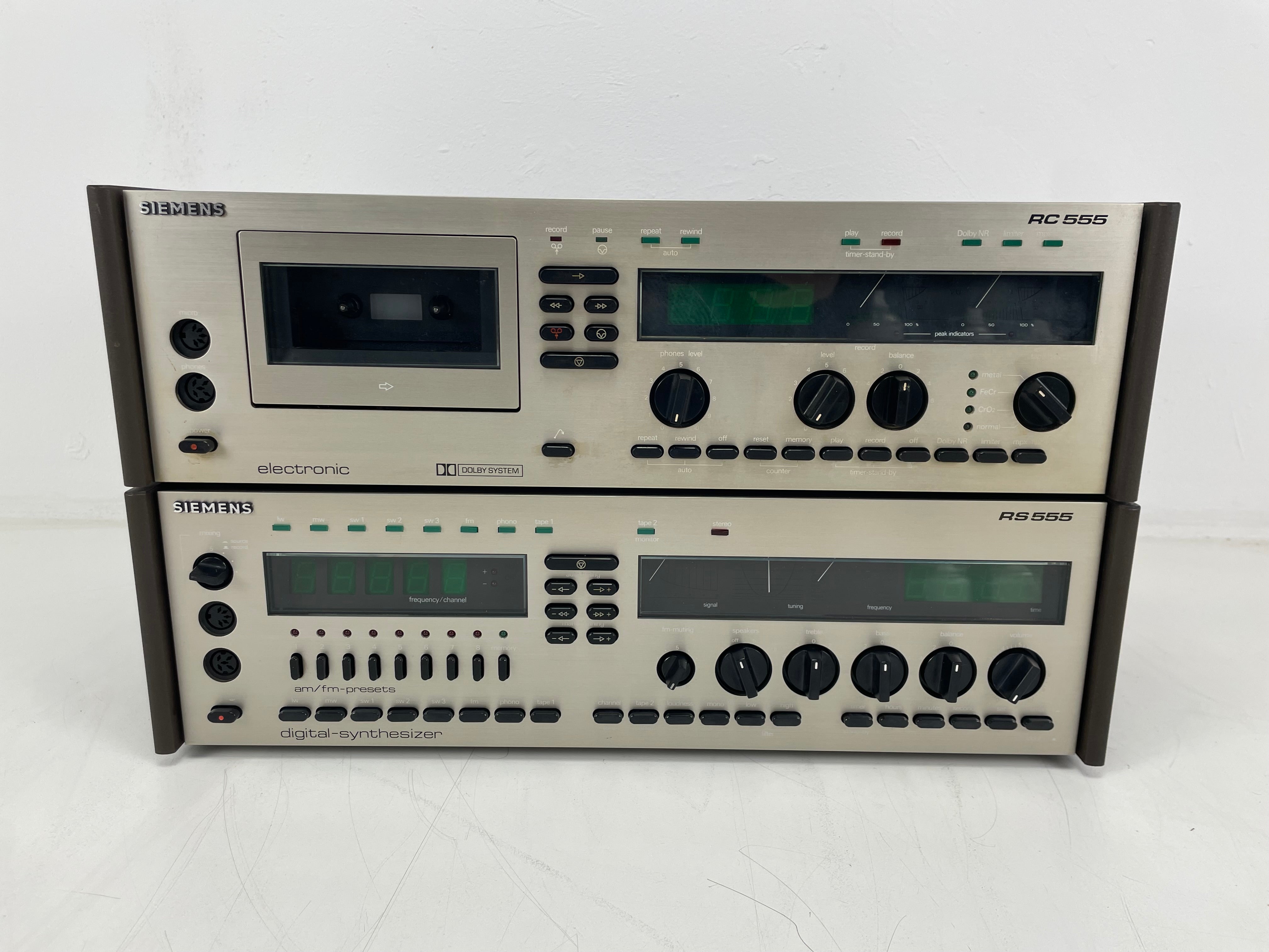 Siemens - RS555/RC555 - Digitale synthesizer (FM/AM-ontvanger) / Elektronisch (cassettedeck)