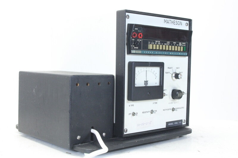 Fluke 8000A Digitale Voltmeter in Zelfgemaakte Broodtrommel
