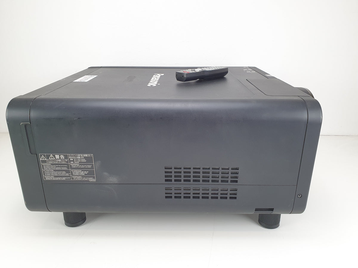 Panasonic PT-D1000E Big projector in flightcase, with flight frame,  ET-D75LE2