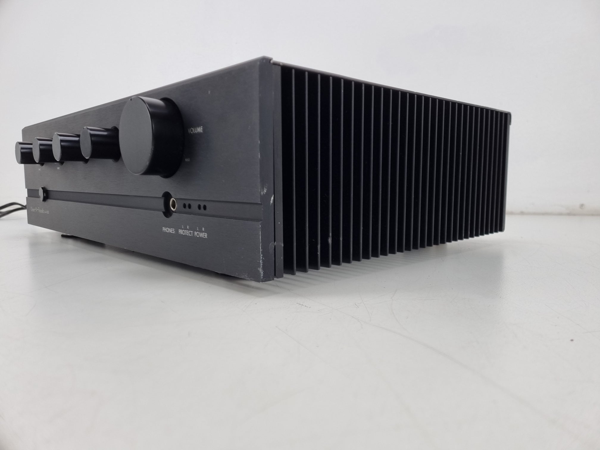 Linear Acoustic LA-V100 - Stereo Amplifier True Classs A - Fully Serviced