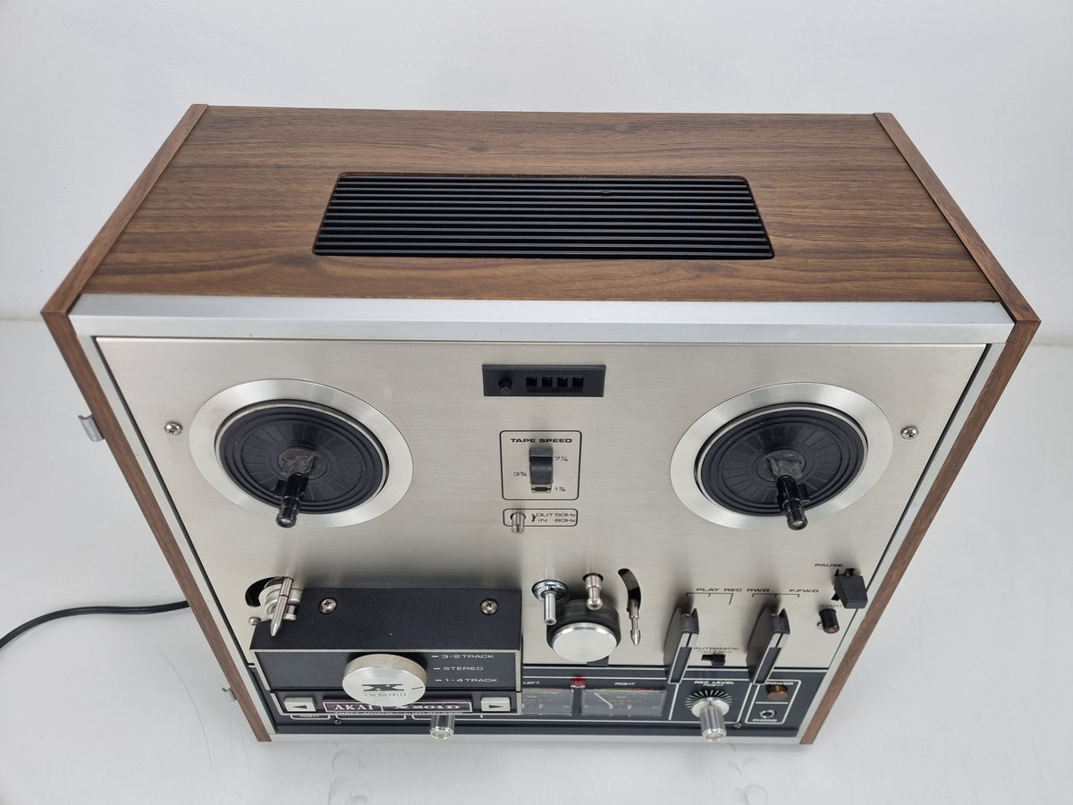 Akai X-201D - 1/4'' bandrecorder - 4 sporen 2 kanalen - Met deksel