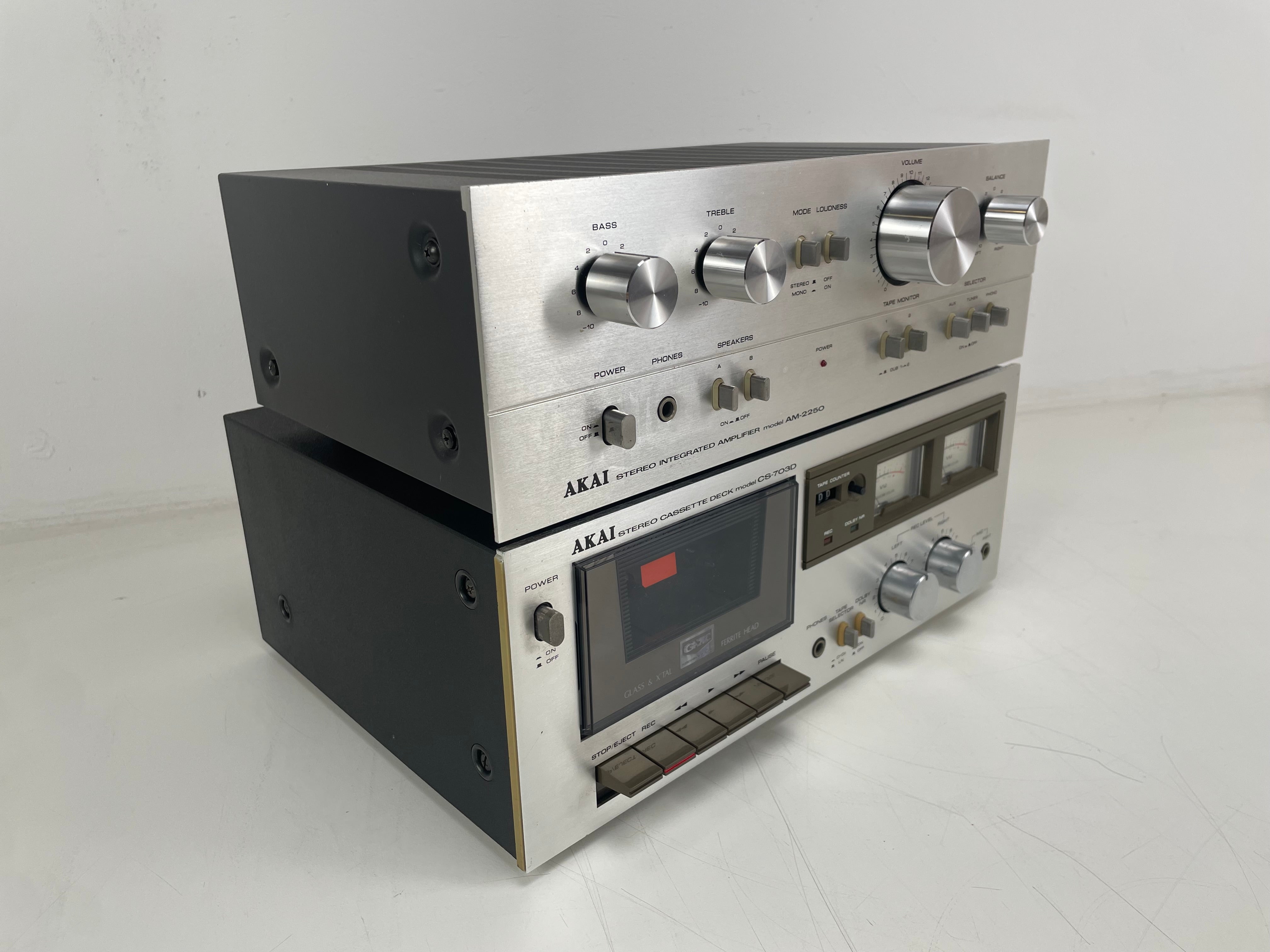 Akai - AM-2250/CS-703D - Amplifier/Cassette-Deck Set - Serviced (Repaired/New Belts)
