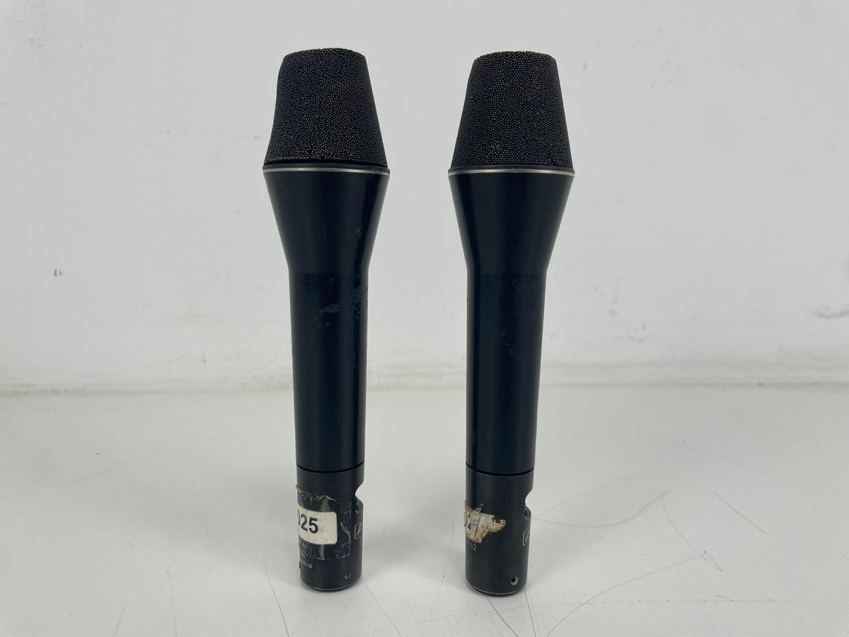 AKG - D222 - TWOWAYCARDIOID® Dynamic Microphone - Matched Pair - 1 Broken Grill - Inc. Specs/FQ-Sheet