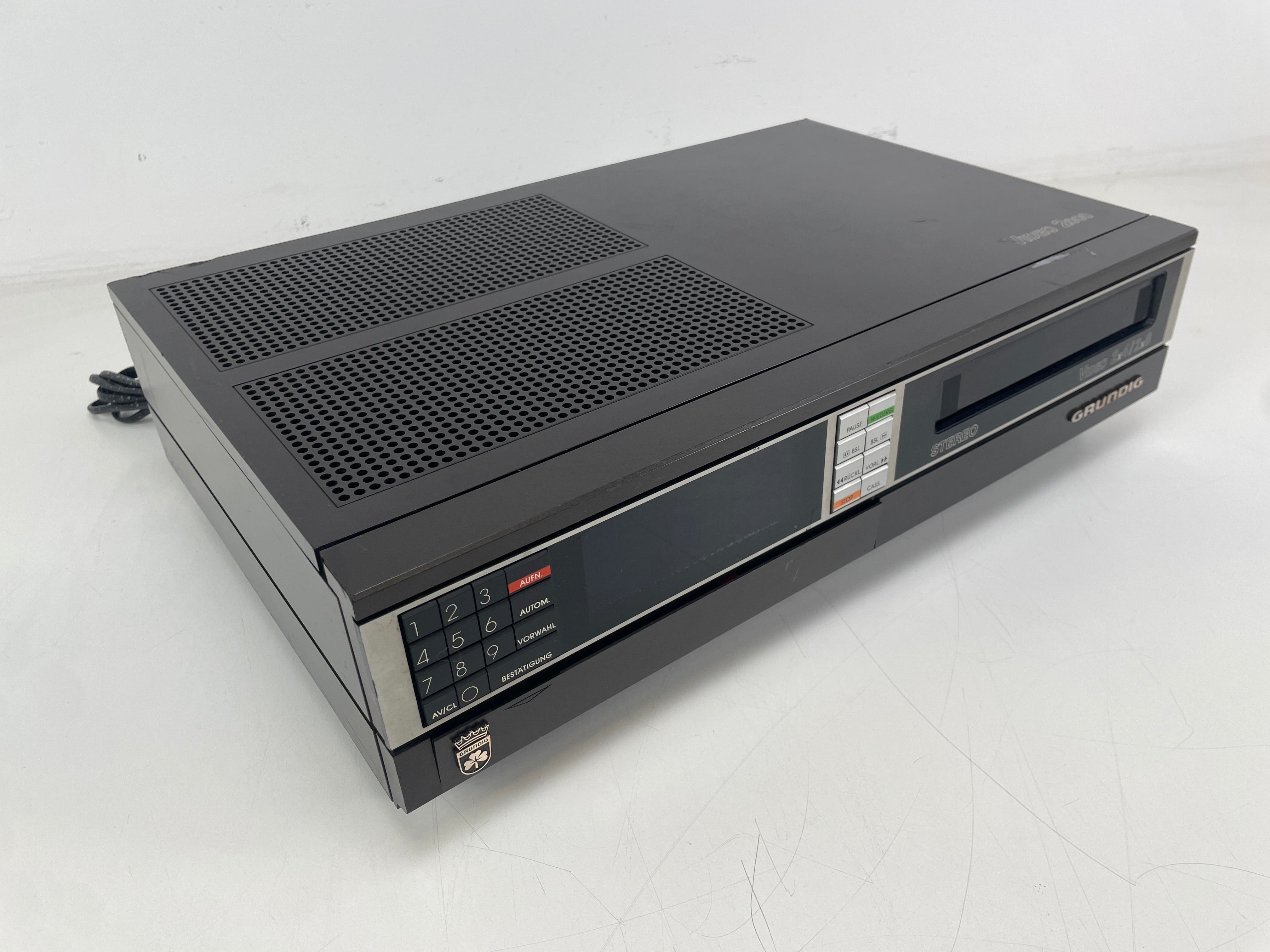 Grundig - Video 2x4/2x8 - 2280a - Video2000 - Video Cassette Recorder - Serviced (Recapped/Repaired)