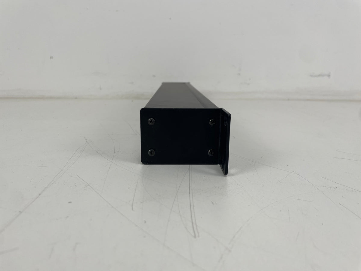 The T.Racks - Eight - Microphone Splitter