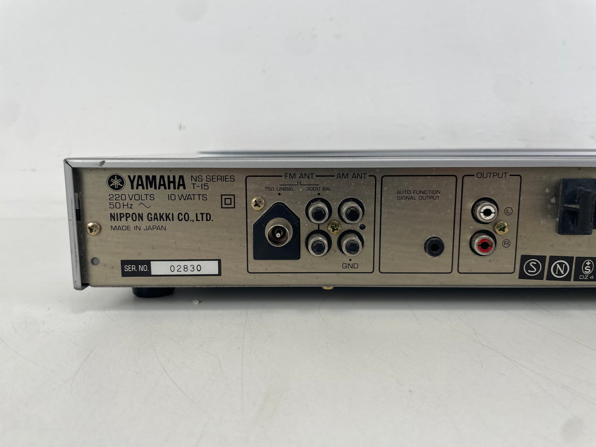 Yamaha – T-15 – AM/FM Stereo Tuner – Digital Display
